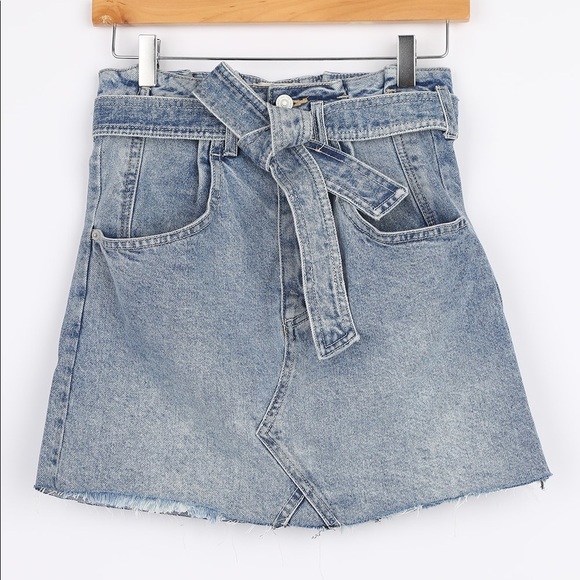 East of Eden Medium Wash Denim Belted Mini Skirt Size: 30 - Picture 7 of 10